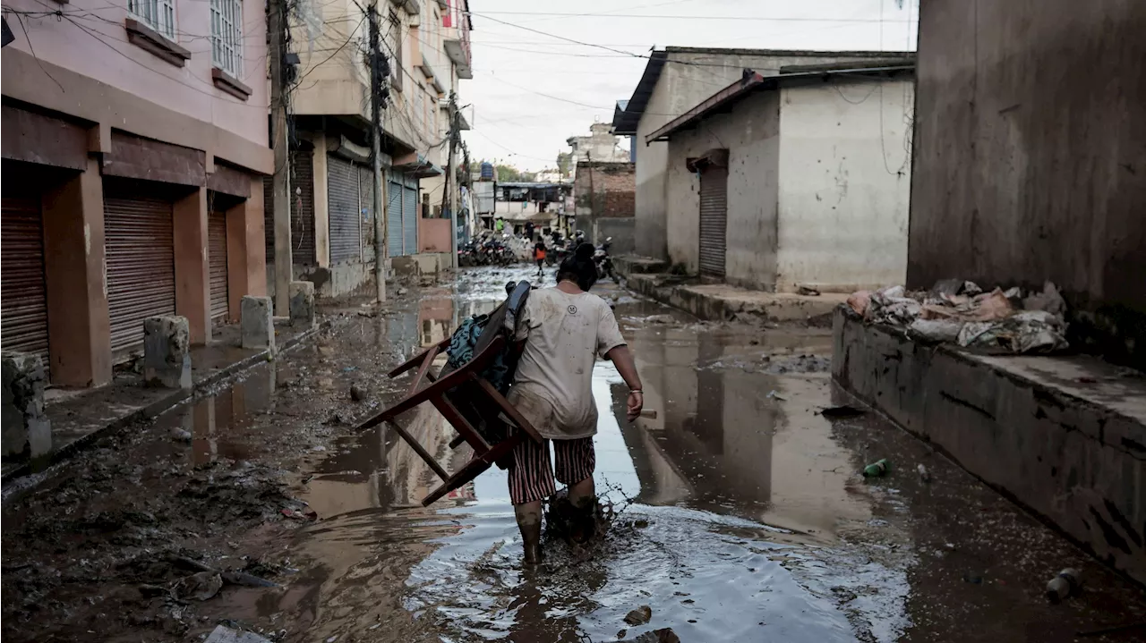 Al menos 148 muertos y graves daños en las peores lluvias en Nepal en décadas