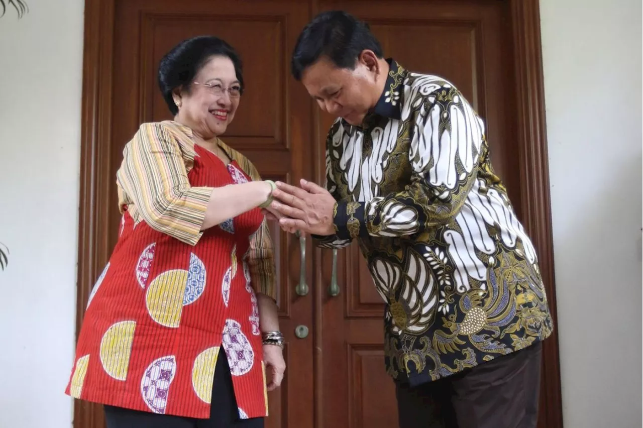  Megawati: To join or not to join Prabowo government?