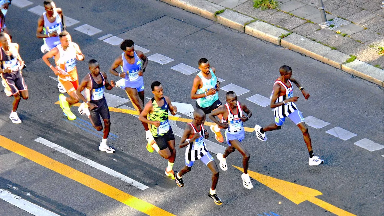 Nur Kai Wegner verschläft den Start: Mengesha gewinnt packendes Finale beim Berlin-Marathon