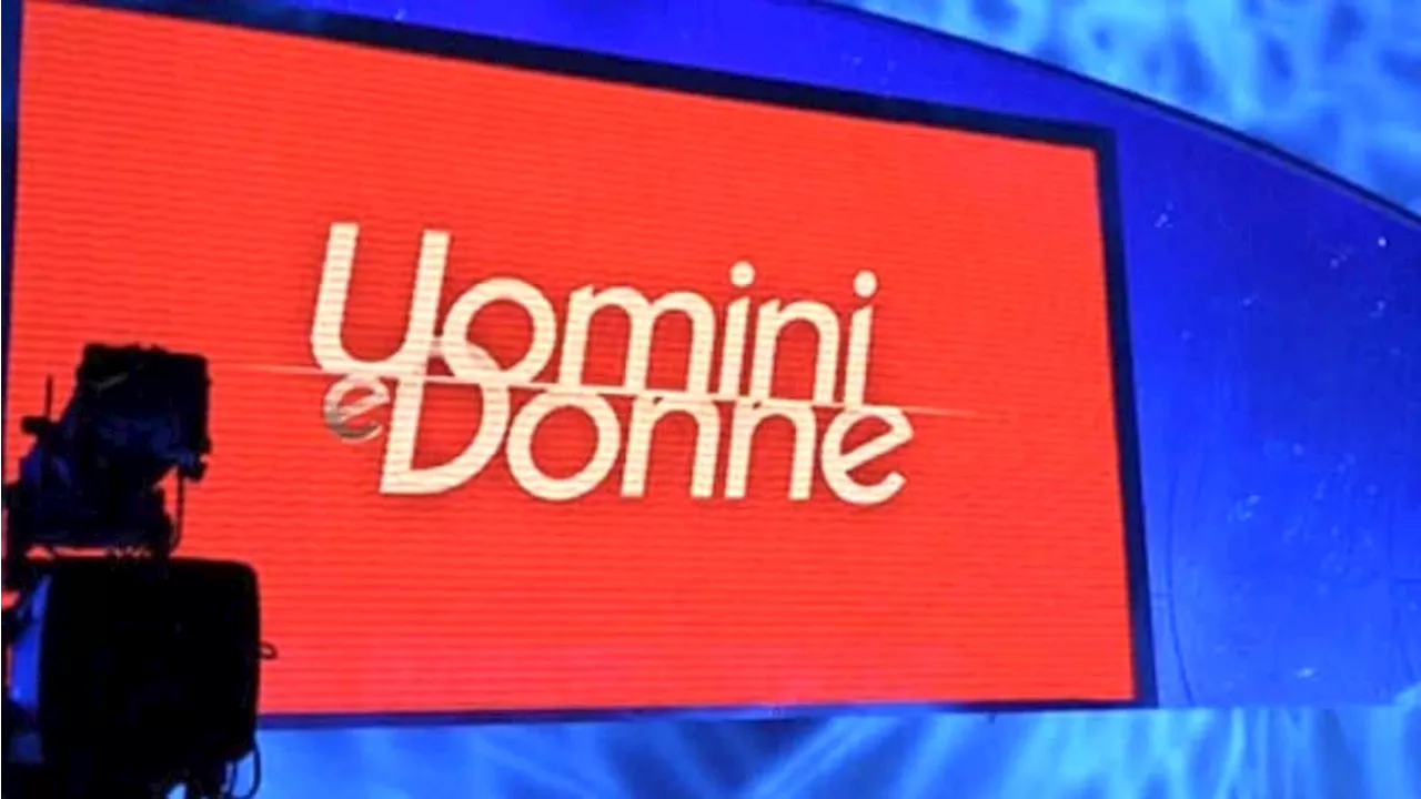 Uomini e donne, doppia registrazione: baci, schiaffi ed eliminazioni