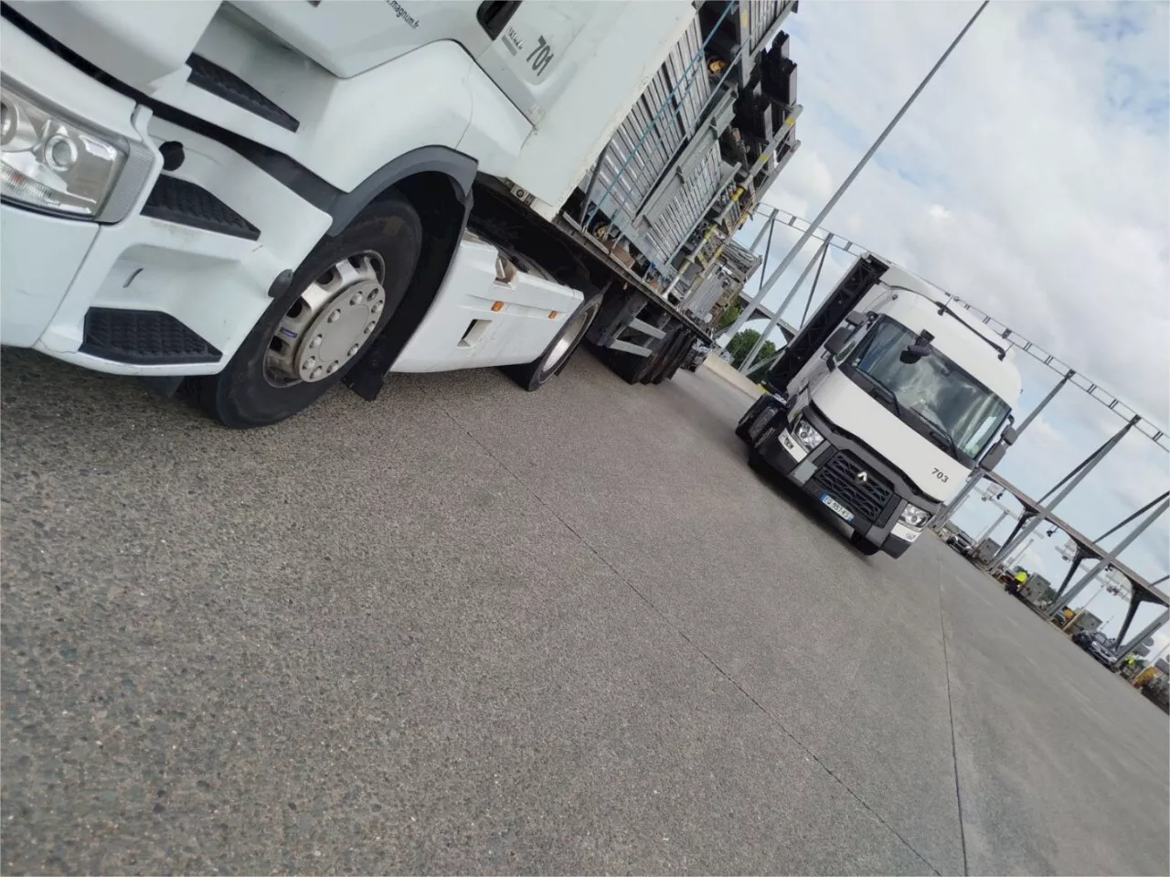 Seine-et-Marne : les camionneurs transportaient une scène de spectacle sous l'emprise de cocaïne