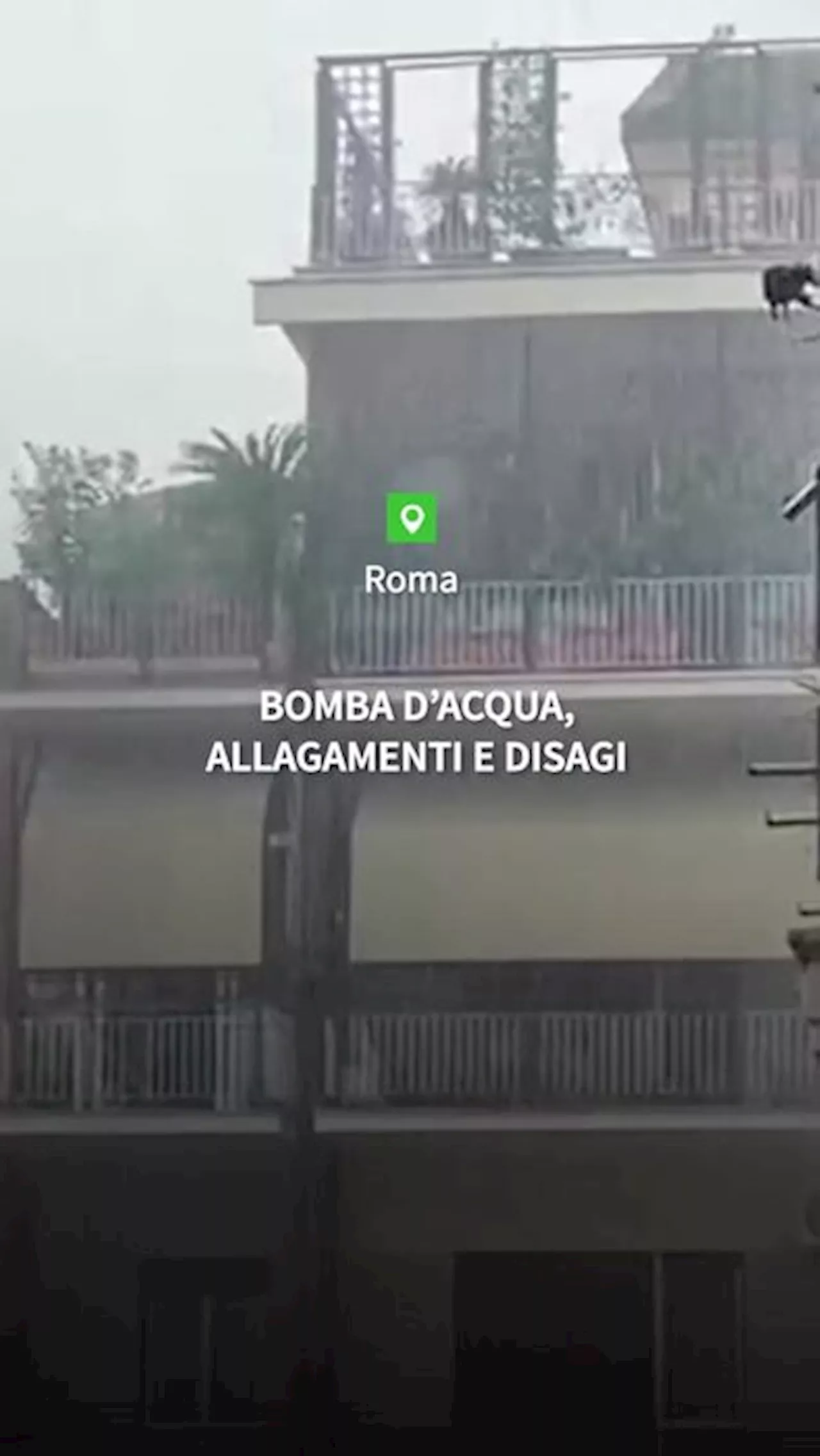 Bomba d'acqua a Roma, allagamenti e disagi