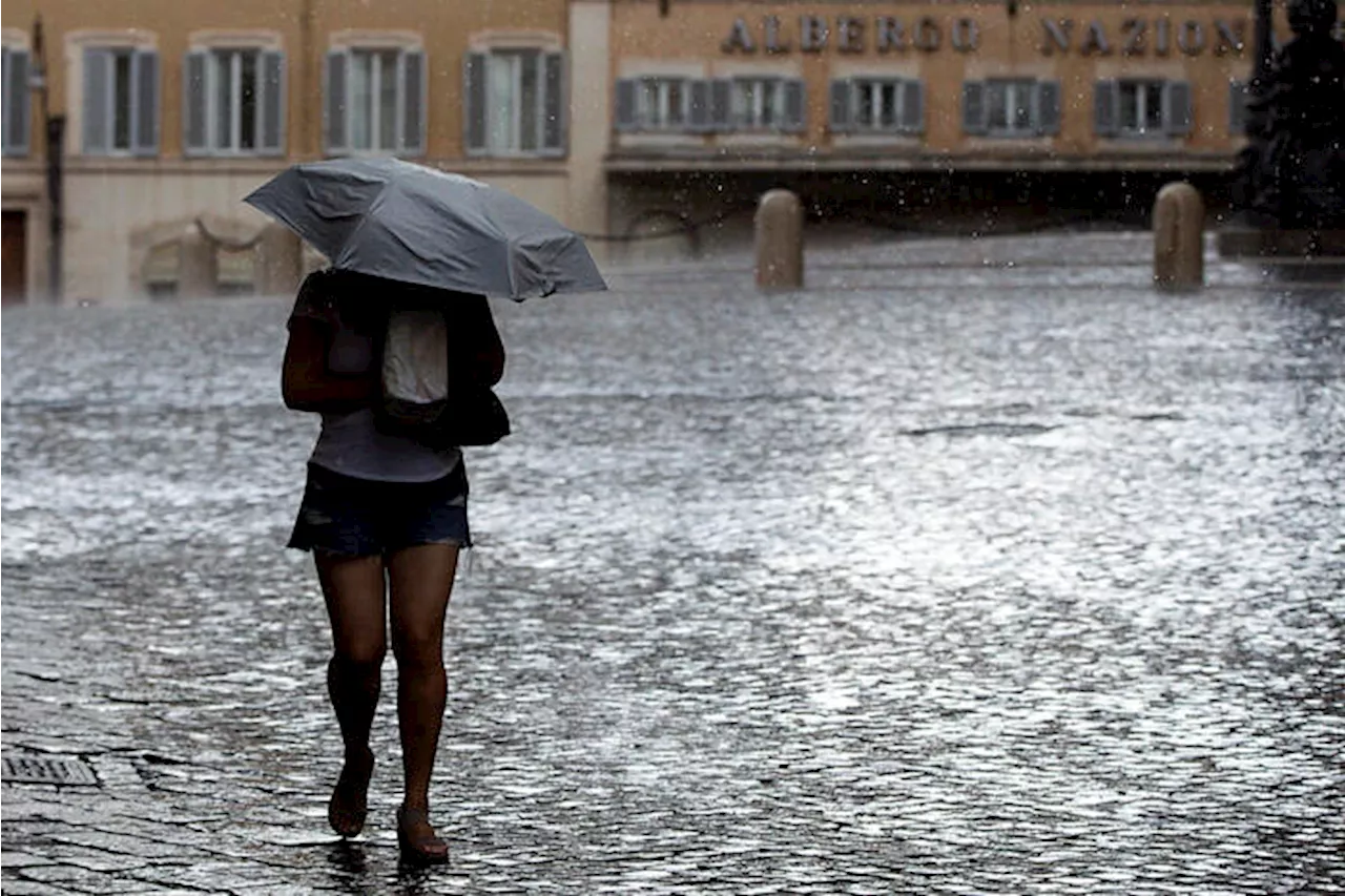 Bomba d'acqua su Roma, allagamenti e forte pioggia in centro