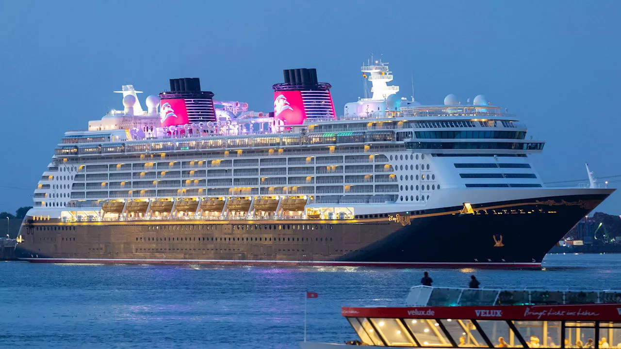 Hamburg: Mickey-Mouse-Traumschiff „Disney Dream“ im Hafen eingelaufen