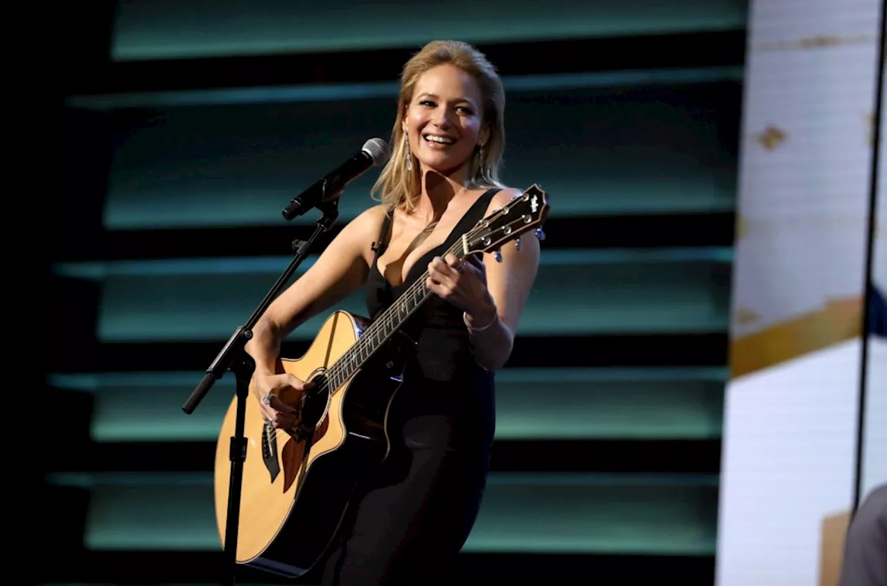 Jewel Supports Chappell Roan’s Call for Fan Boundaries Amid Harassment