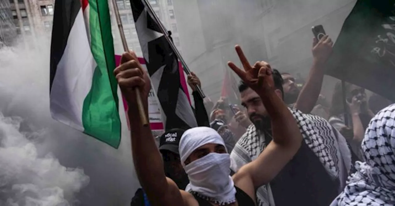 Anti-Israel, Pro-terror Protest Sets off Smoke Bombs at NYC March