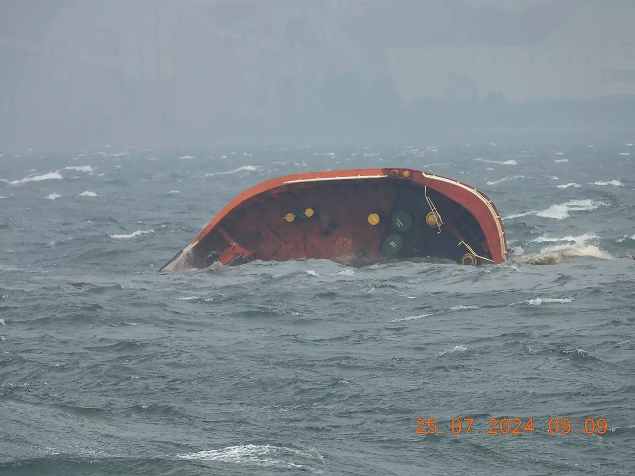 Scientific probe needed to determine cause of ‘stronger than usual’ waves at Manila Bay