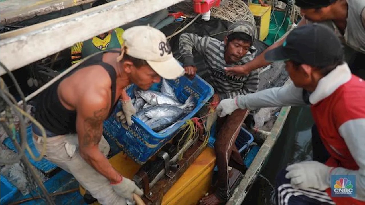 Trenggono Blak-blakan ke DPR Penangkapan Ikan Terukur Belum Jalan