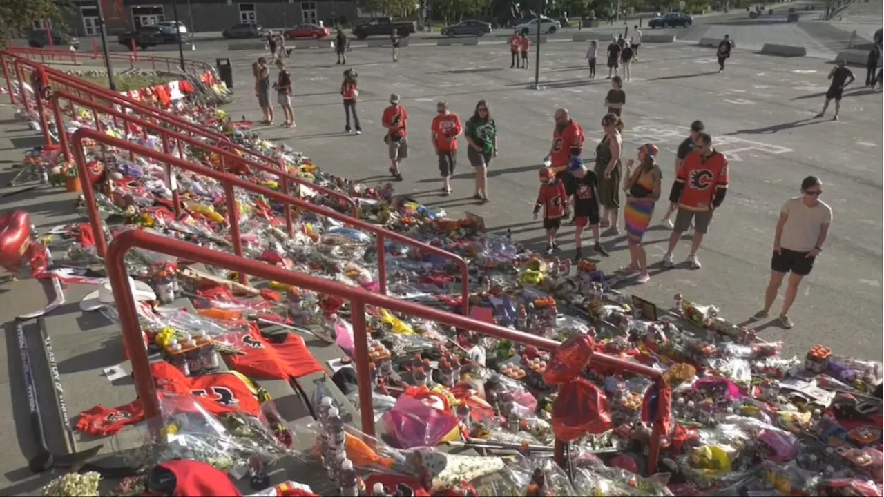 Calgarians continue to show support for Gaudreau family