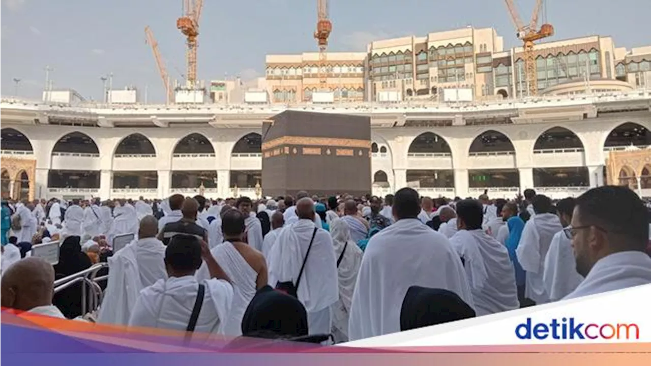 Momen Pemain Timnas Indonesia Umrah Jelang Lawan Arab Saudi