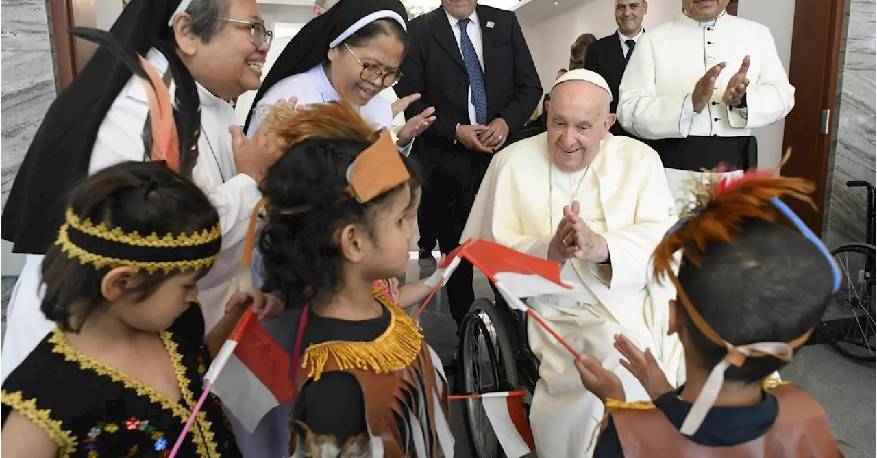 Papst Franziskus besucht größte Moschee Südostasiens