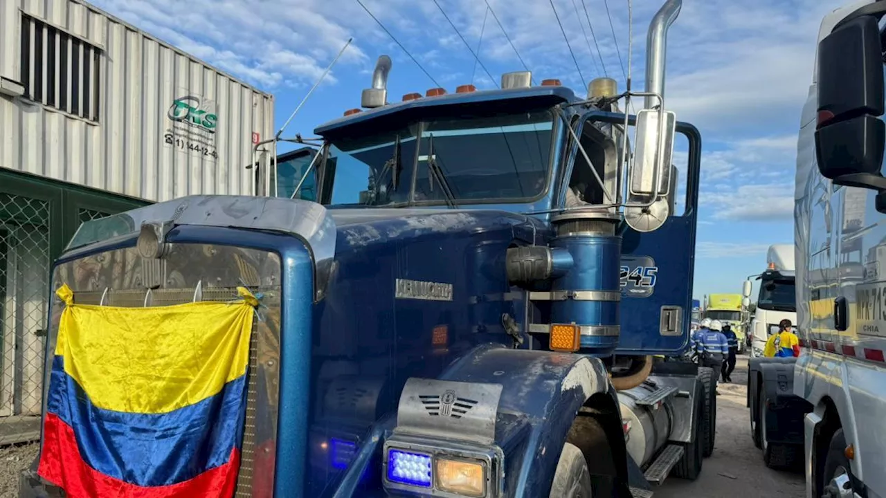 Ya son tres bloqueos que paralizan zonas en la vía Panamericana, en Nariño