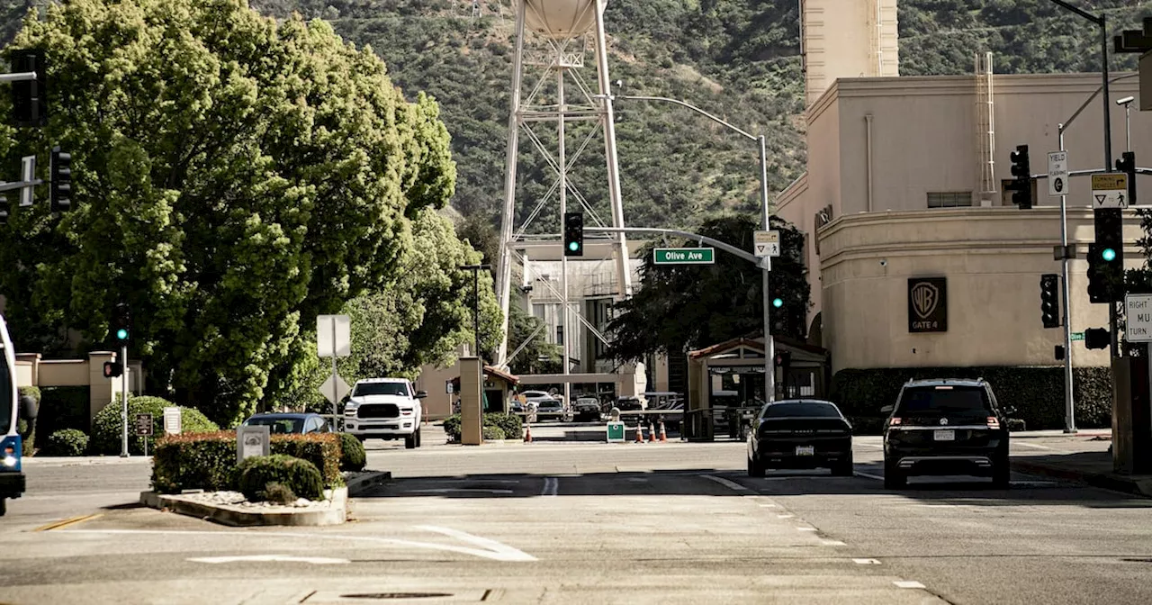 El gran debut del Tesla Robotaxi será en Warner Bros: ¿Es esta la jugada más arriesgada de Musk?