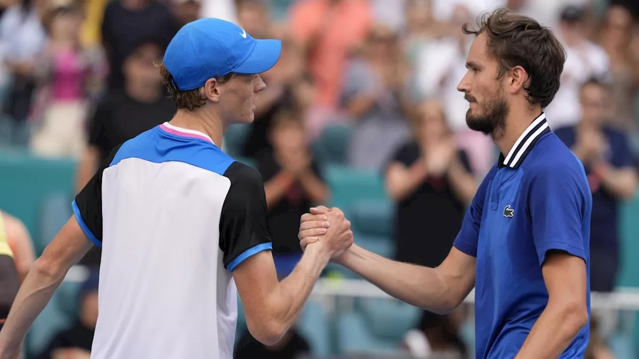 Sinner-Medvedev: la super sfida che vale la semifinale a New York. Orario e dove vederla