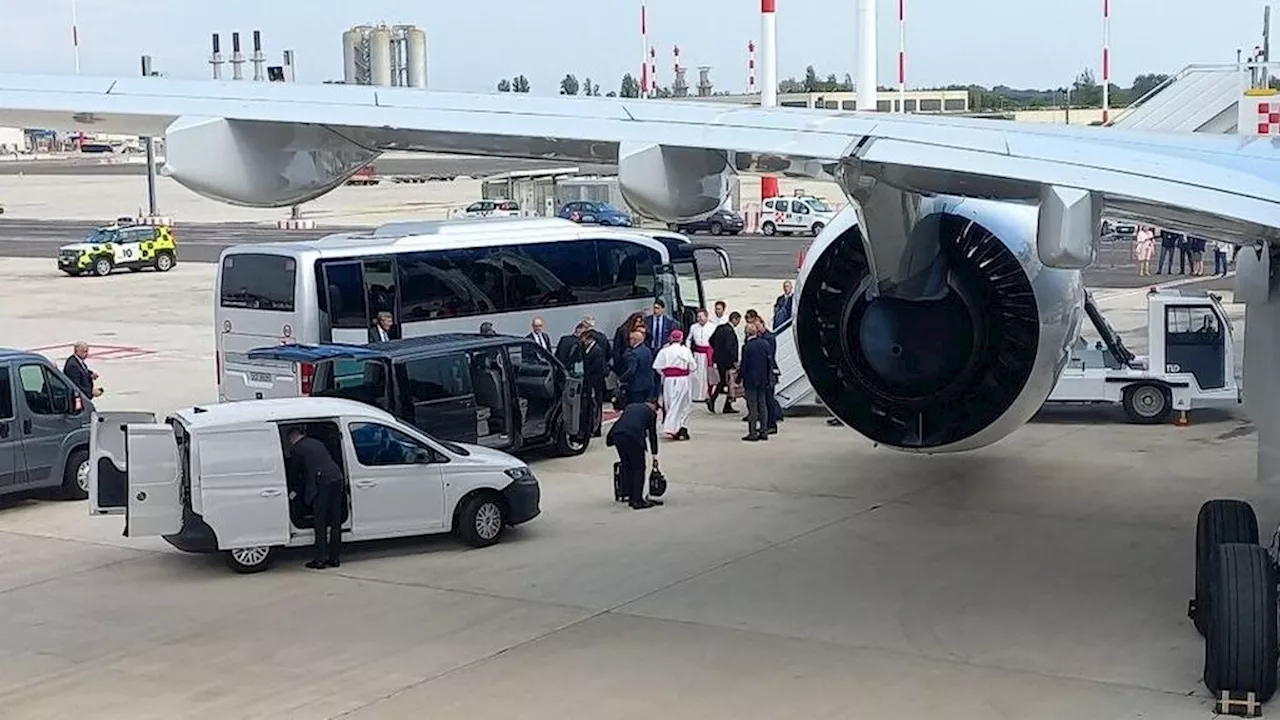 Dari Bandara hingga GBK Siap Sambut Paus Fransiskus