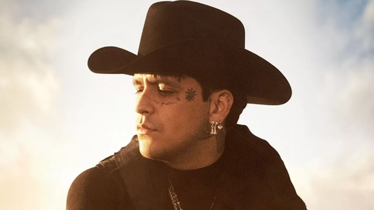 La canción que obligaron a cantar a Christian Nodal y que ahora es un himno en su carrera: VIDEO