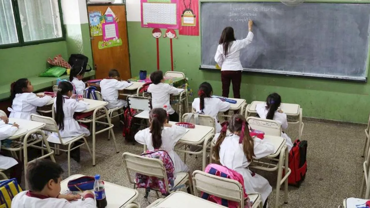 Niña de 13 años apuñala a dos de sus compañeros en el salón de clases