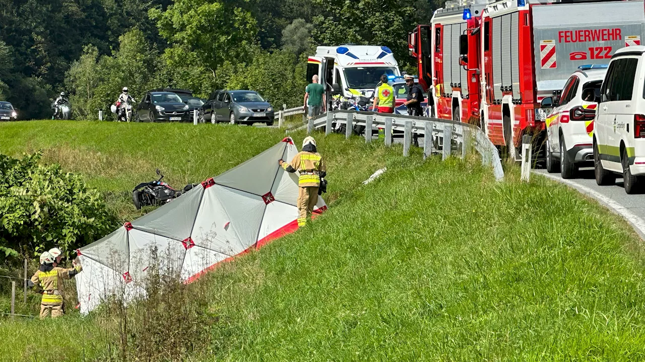 Tödlicher Unfall in Tirol - Biker (64) kommt von Straße ab und hat keine Chance