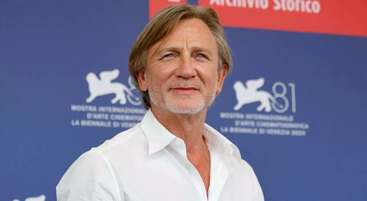 Daniel Craig a Venezia, da 007 al sesso estremo con Drew Starkey in Queer di Guadagnino: «Non ho paura di spia