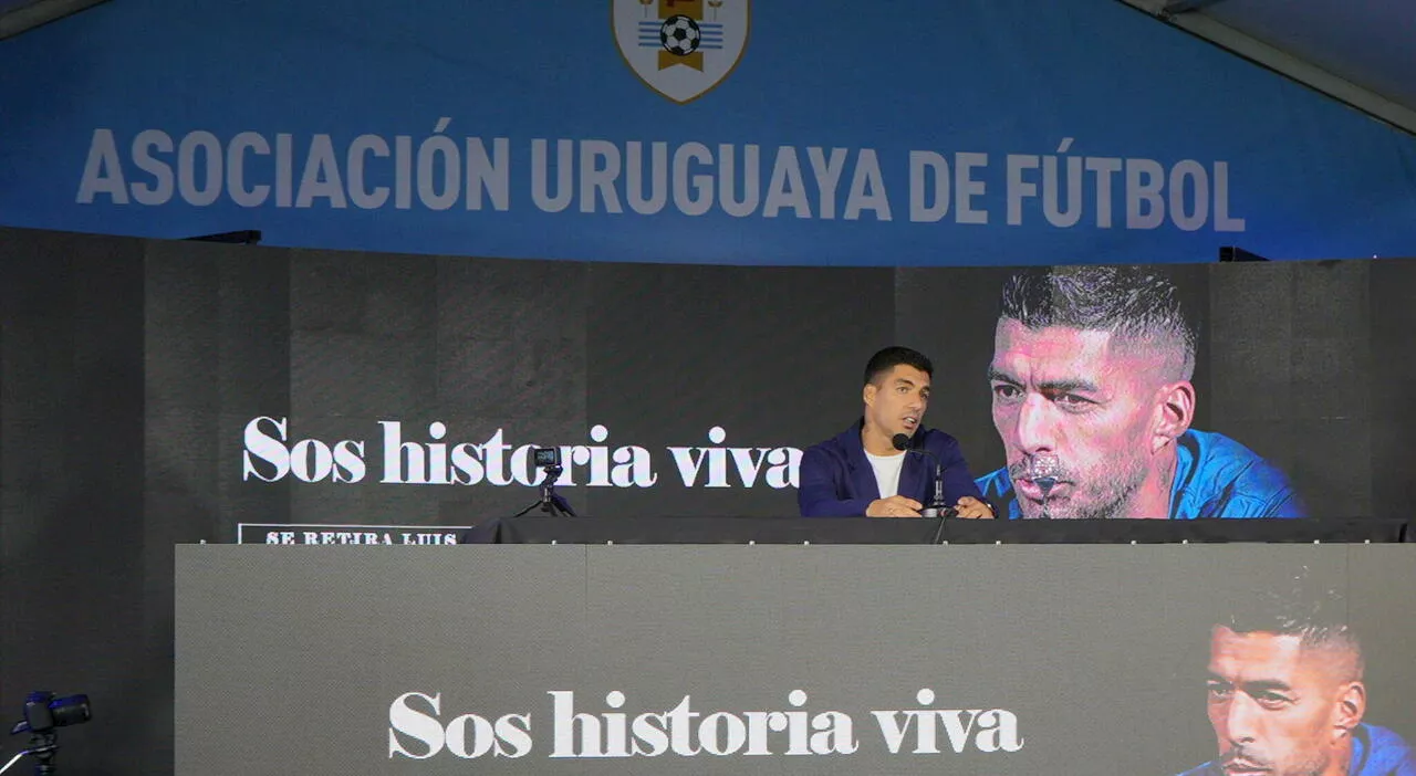 Uruguay, Suarez annuncia il ritiro dalla nazionale. A 37 anni il 'Pistolero' lascia la Celeste: «Il momento gi