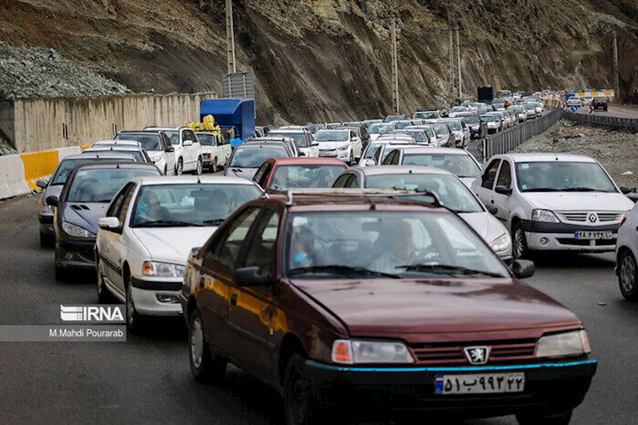 ترافیک خودرویی در محورهای منتهی به مازندران سنگین شد