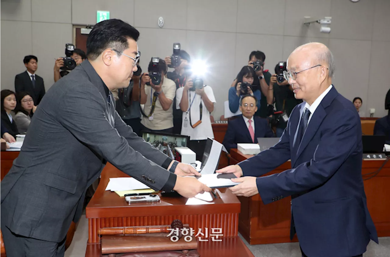 안창호, “표현의 자유 소신 있다”더니 ‘윤 대통령 풍자물’엔 답변 회피