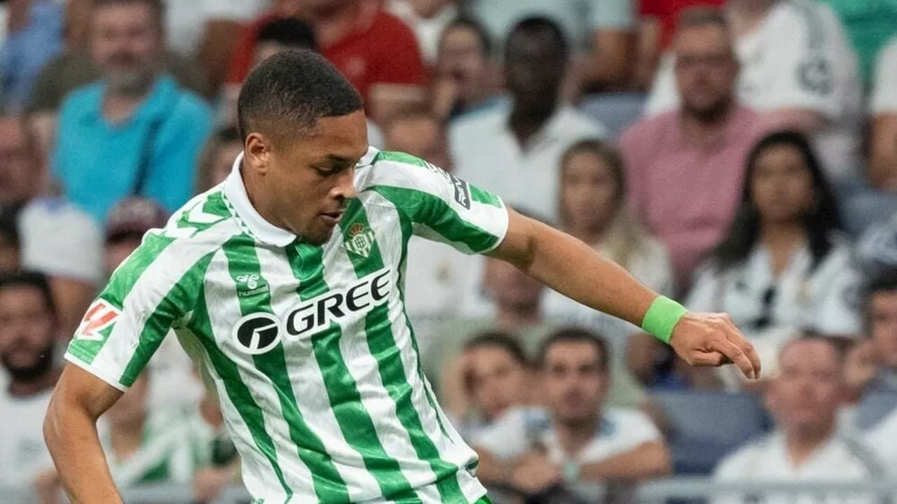 Companheiro de Vitor Roque no Betis revela trauma envolvendo o jogador: ‘Quebrou meu nariz’