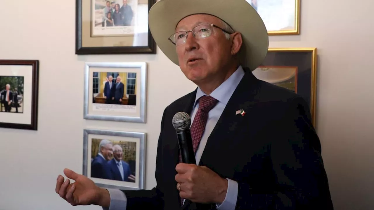 Ken Salazar afirma que sigue colaboración entre México y EU, pese a pausa con AMLO