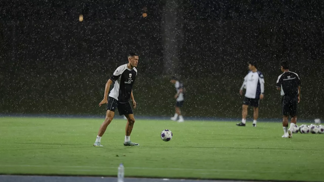 Hujan Lebat Ganggu Latihan Timnas Indonesia Jelang Duel Melawan Arab Saudi