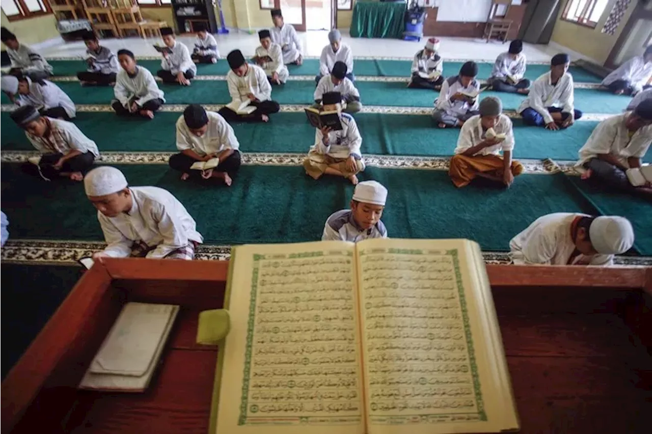 Pendiri Sekolah Penghapal Al-Quran Gratis Diberangkatkan Umroh