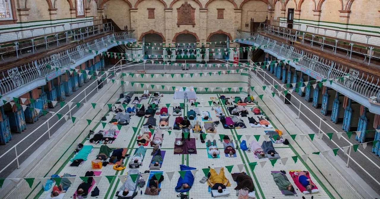 Visitors flock to Victoria Baths for two-hour 'sound bath'