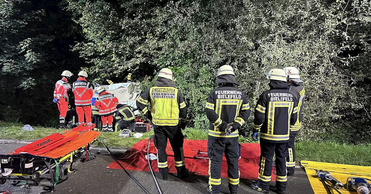 Auto im Graben: Drei Schwerverletzte nach Unfall in Bielefeld