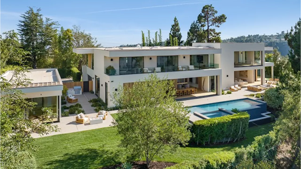 This $26 Million Contemporary Mansion in L.A. Is Perched High Above Stone Canyon Reservoir