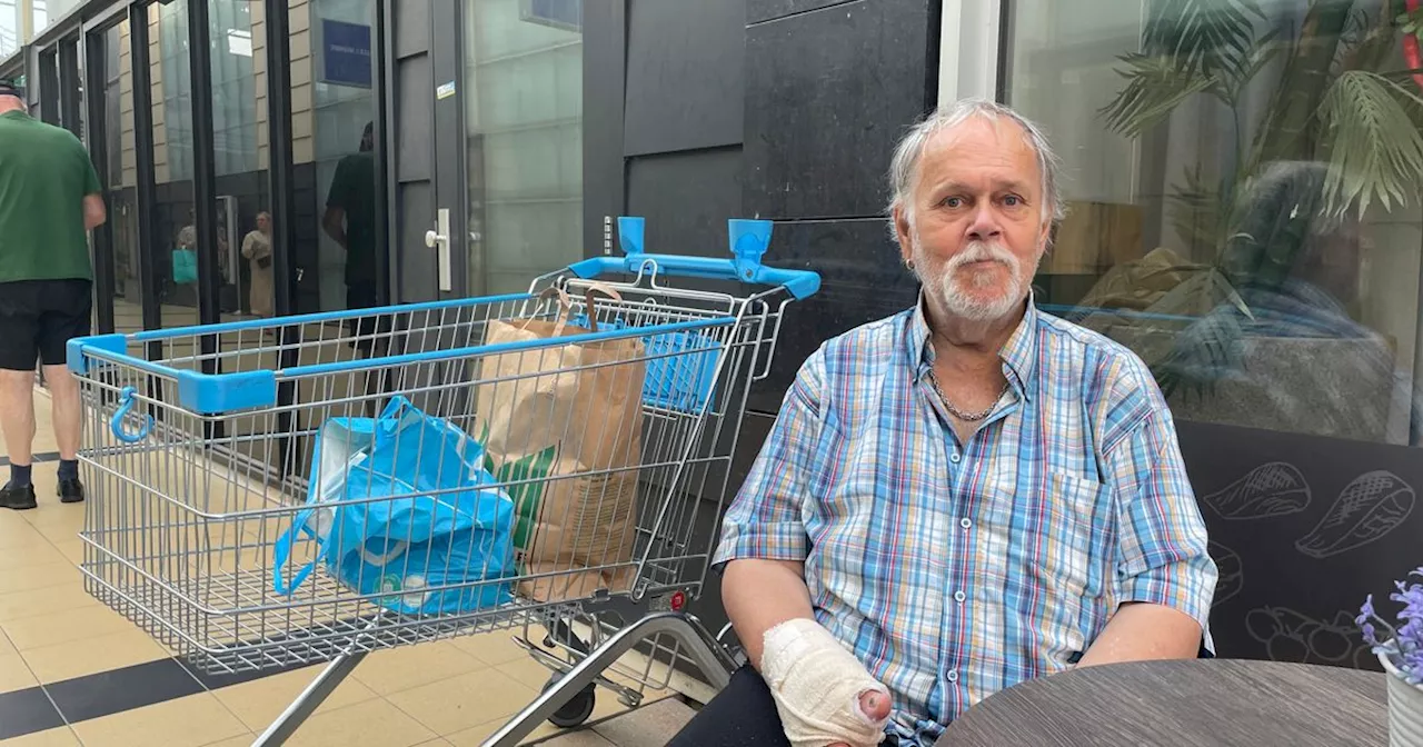 Dakloze John (72) vecht voor zijn laatste hoop: Een thuis voor hem en zijn honden