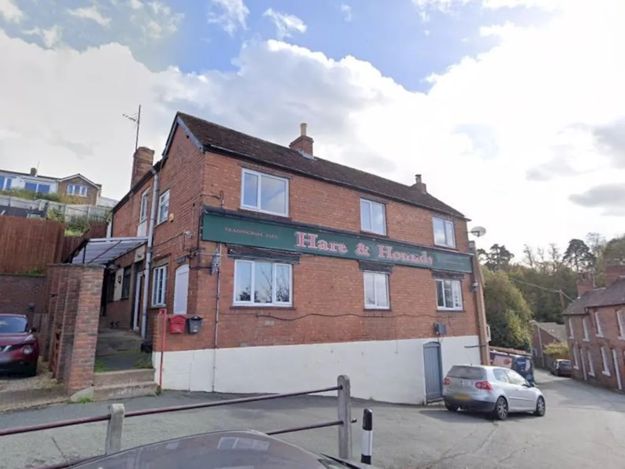 Plans to convert long-disused pub into flats submitted - though parking concerns locals