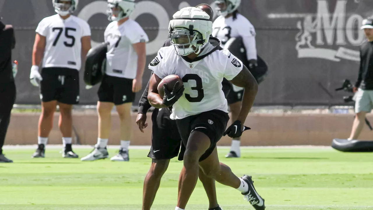 Is Zamir White under pressure to perform for the Las Vegas Raiders?