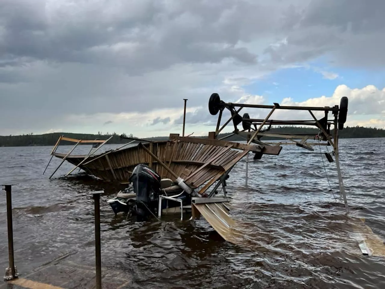 VIDEO: Northwestern Ontario 'tornado' leaves spectators in awe