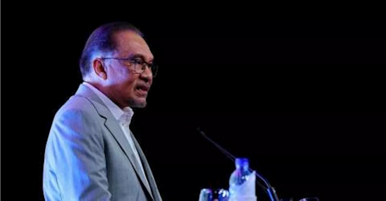 Anwar hopes private companies follow Khazanah’s example in setting minimum wage