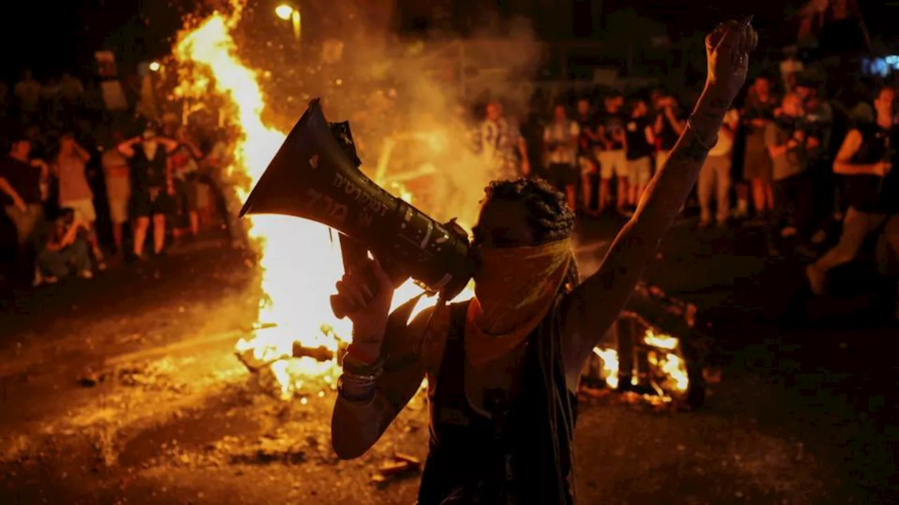 Live blog: Protesters gather in Tel Aviv again to push govt for Gaza deal