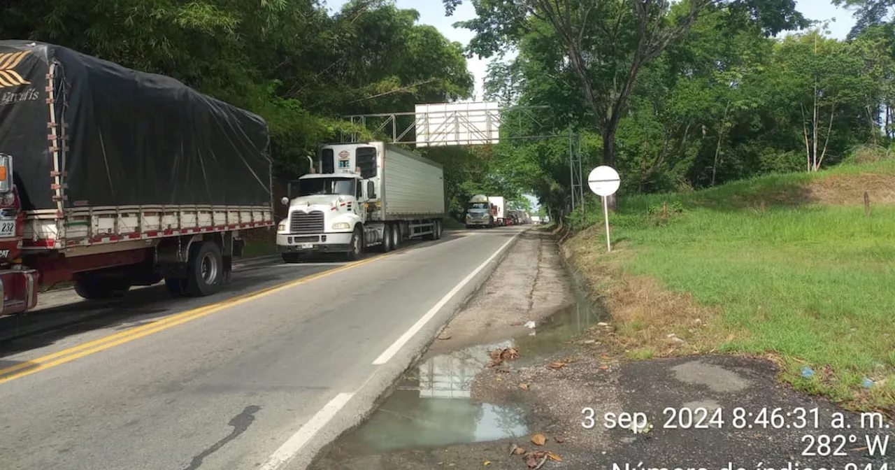 Paro camionero: bloqueada la vía entre La Lizama y el peaje La Gómez