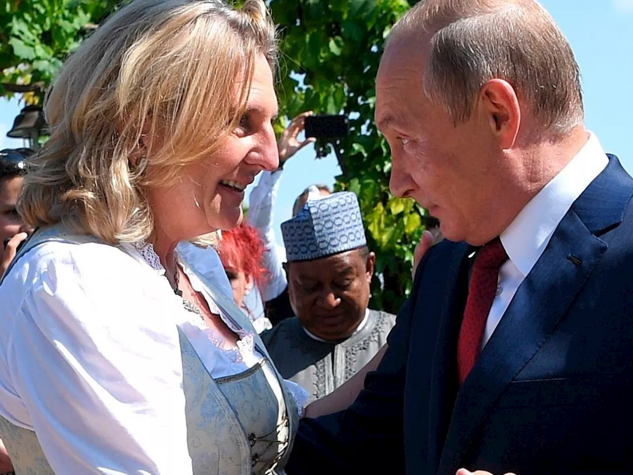 Ex-Außenministerin Kneissl hat von Putin einen neuen Job bekommen