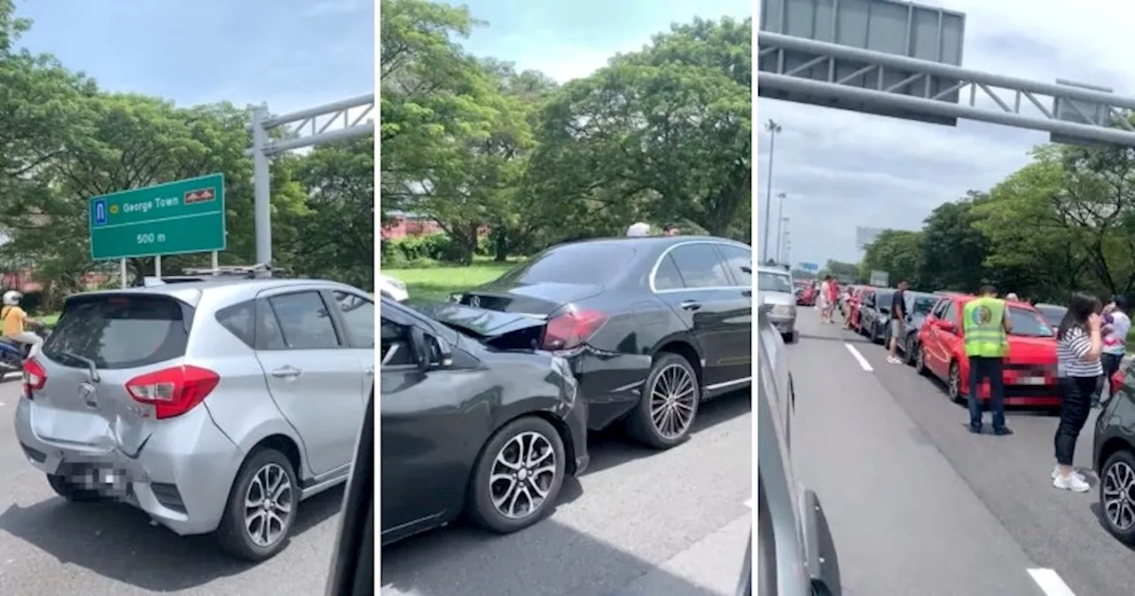 'Keep your distance when driving' - M'sians React to 7 Cars Rear-Ending 1 Another in Penang on Merdeka Day