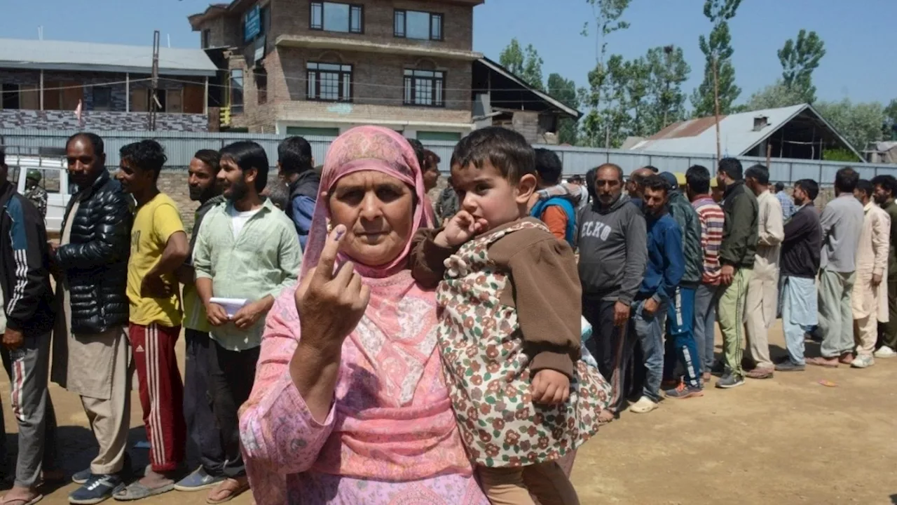 J-K Assembly Polls: जम्मू कश्मीर में आज आखिरी चरण की वोटिंग... 7 जिलों की 40 सीटों पर मतदान