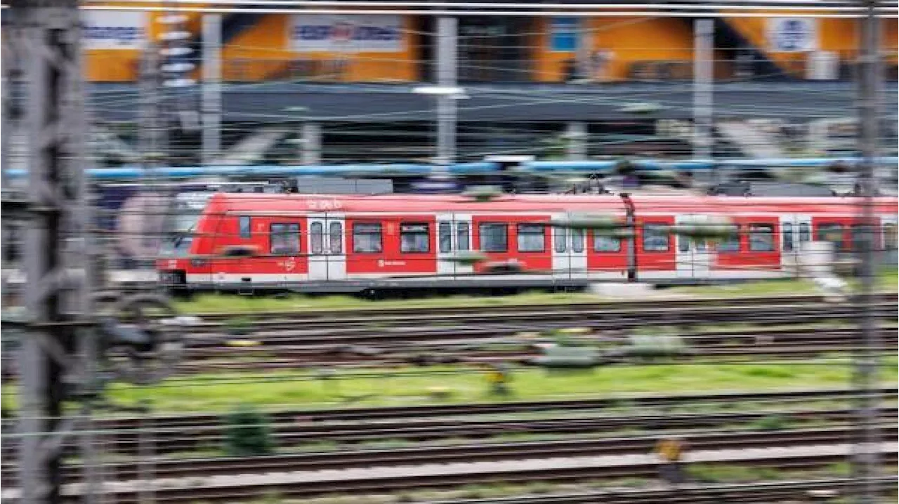 Stammstrecke in München gesperrt: Folienballon führte wohl zu Abriss der Oberleitung