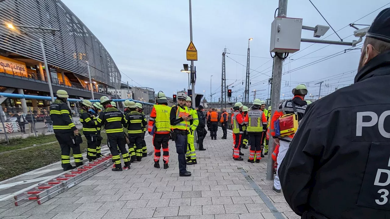 S-Bahn München: Kabel reißt und fällt auf S-Bahn: Hunderte Fahrgäste betroffen