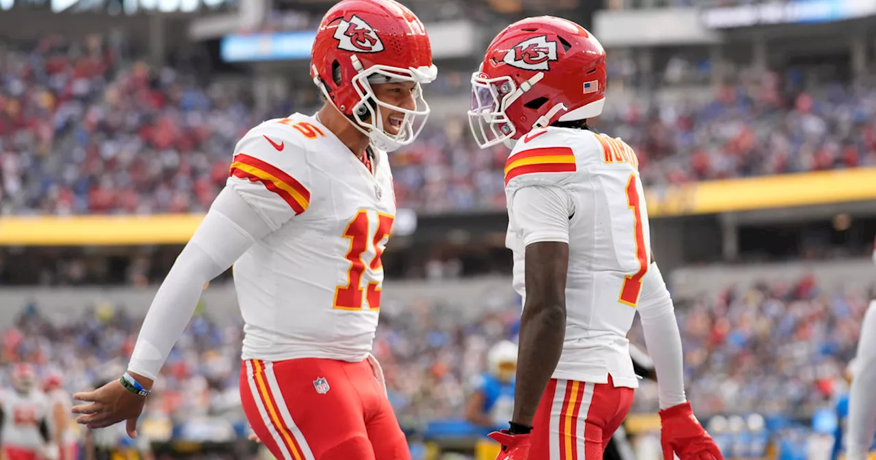Patrick Mahomes and Travis Kelce help Chiefs rally for 17-10 win over Chargers