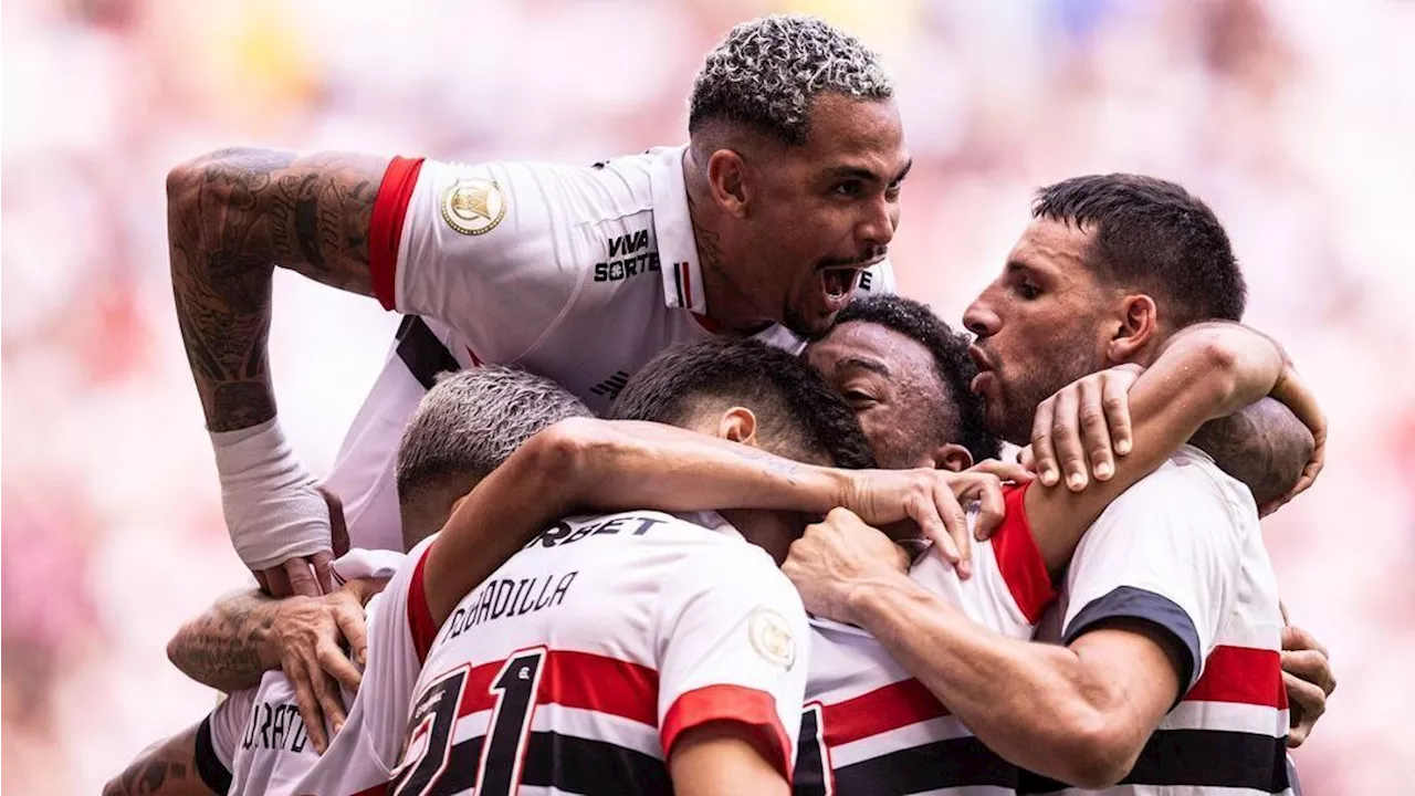 Com dois a mais, São Paulo vence e complica Corinthians no Campeonato Brasileiro