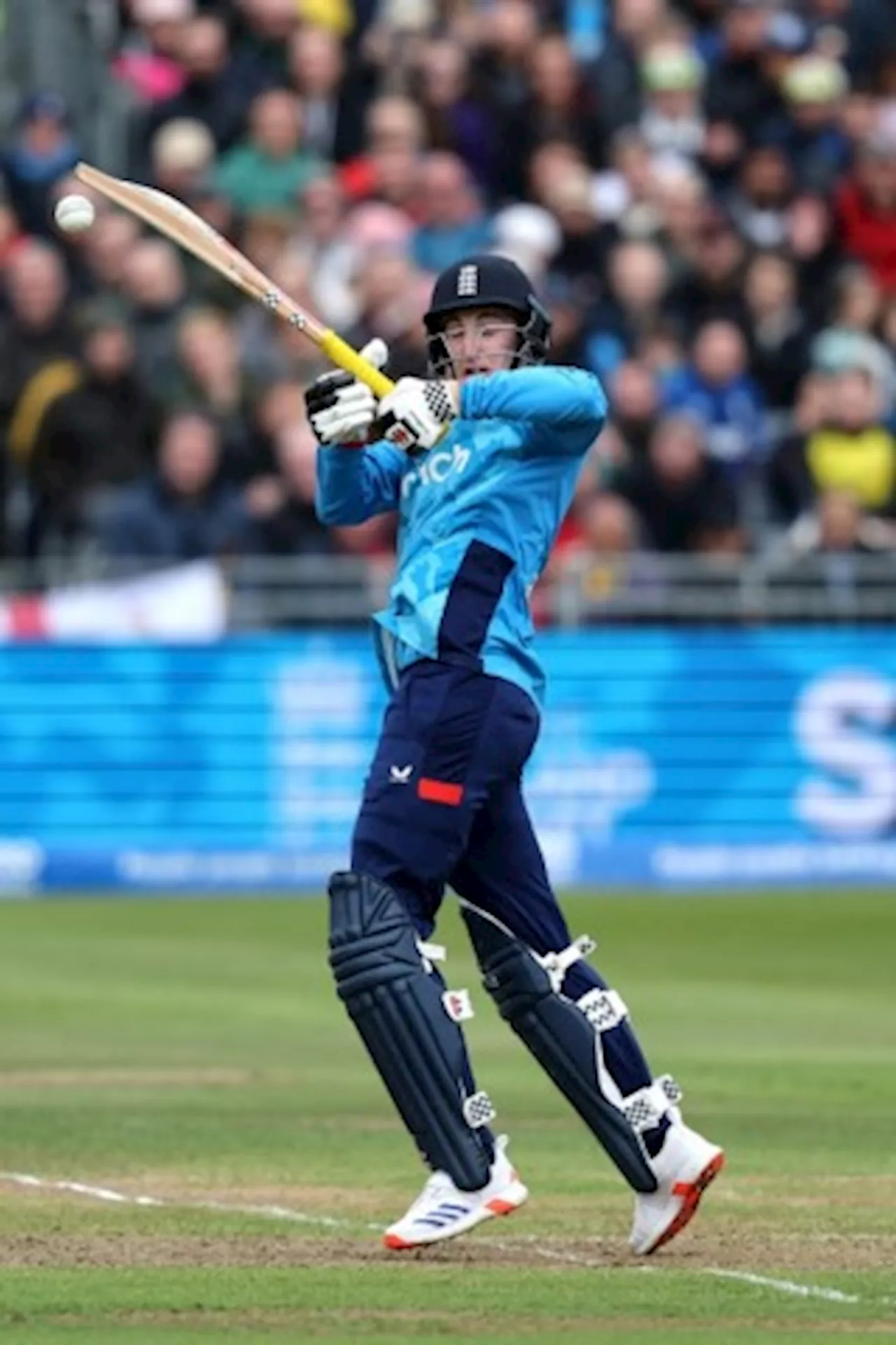 Australia leave England in a spin in ODI decider after Duckett hundred