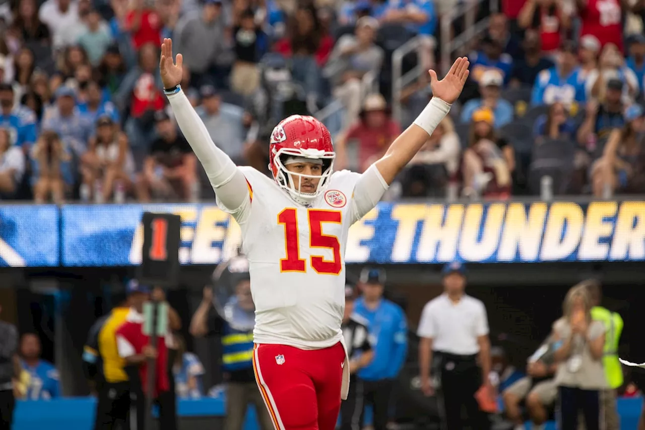 Patrick Mahomes and Travis Kelce help KC rally for 17-10 win over Chargers