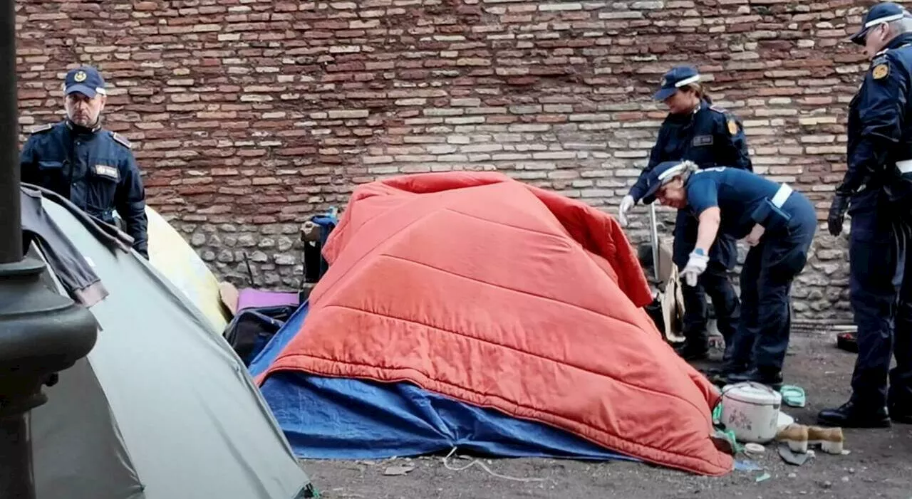 Roma, alle porte del Giubileo è record di poveri: «In città 23mila fragili, in 16mila non hanno una casa»